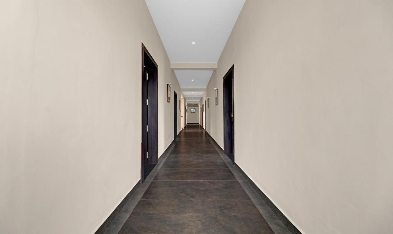 Treebo Grand Vistara Airport Suites Коччи Экстерьер фото