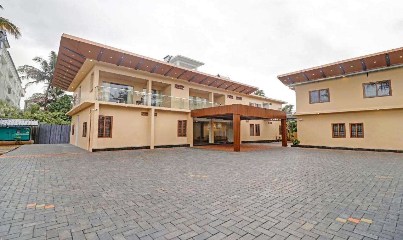 Treebo Grand Vistara Airport Suites Коччи Экстерьер фото