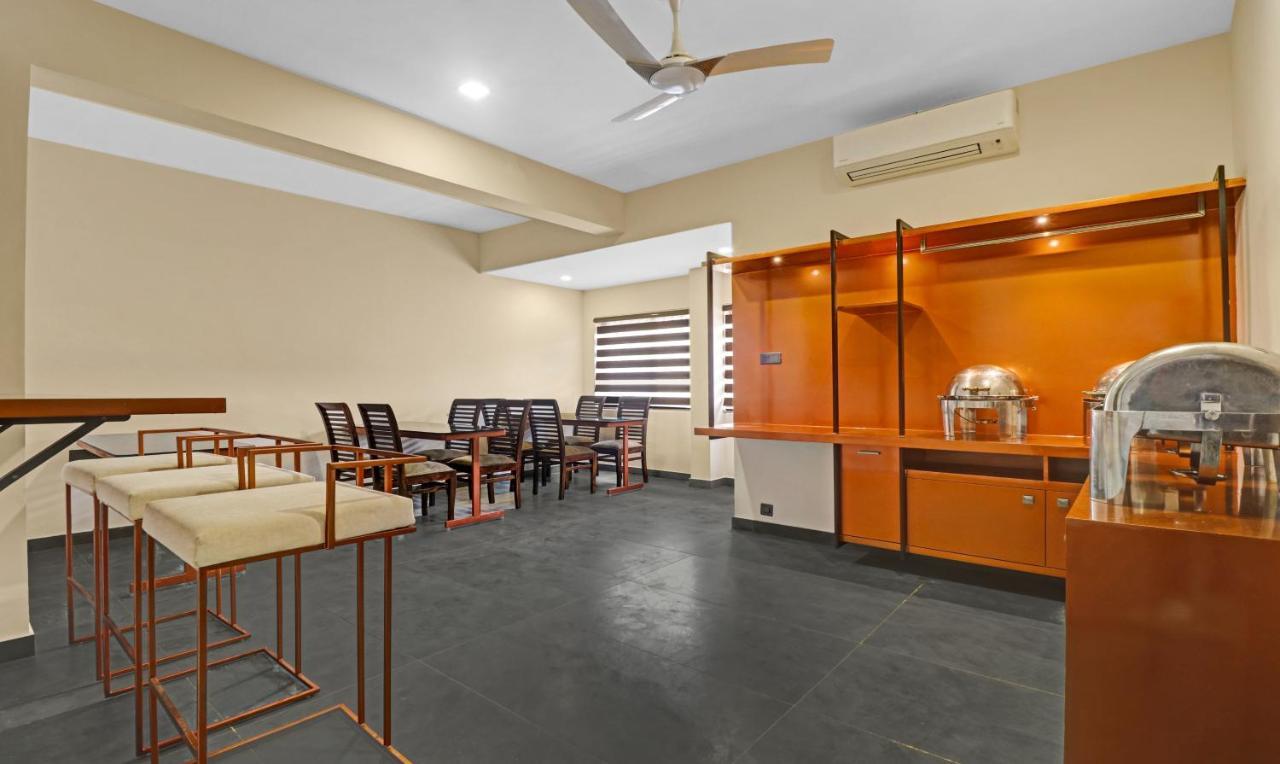 Treebo Grand Vistara Airport Suites Коччи Экстерьер фото